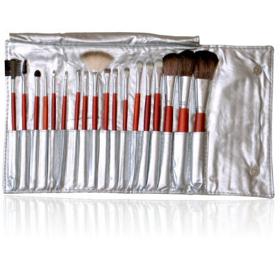 MB-18 Професійний набір пензликів з 18 інструментів в футлярі GOLD