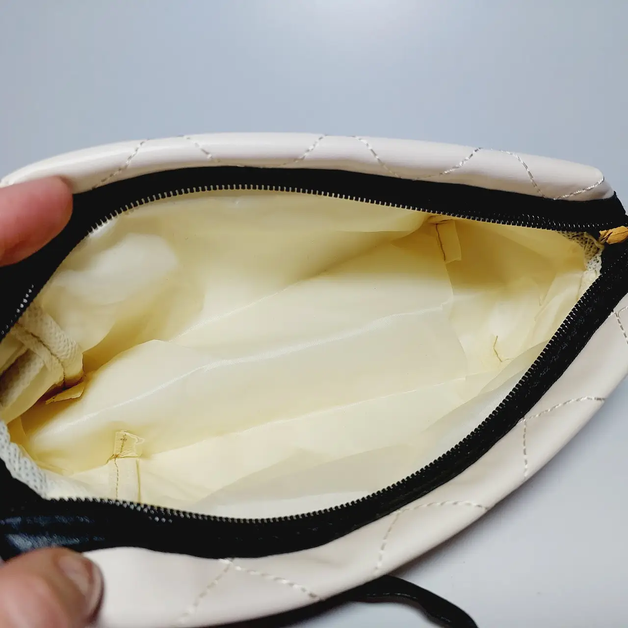 Косметичка жін форма бочечка 1-0527