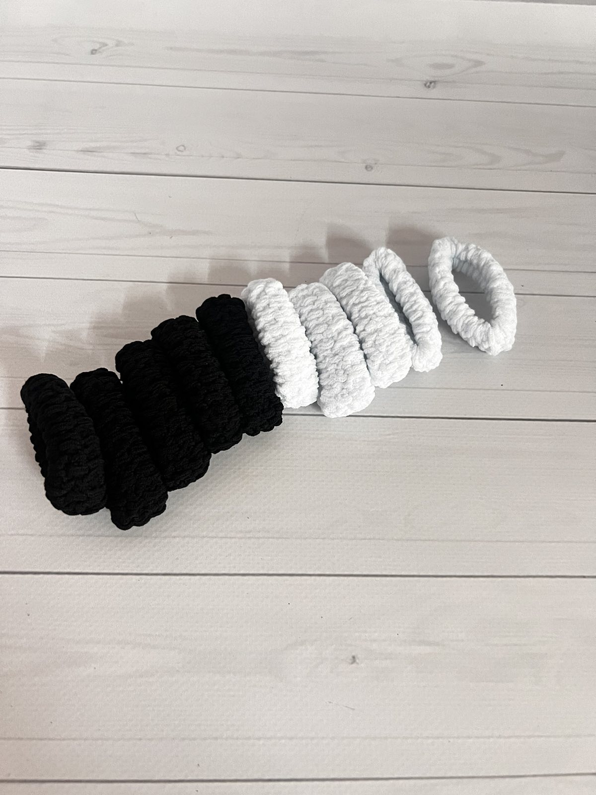 ВВ2051(307) Резинка для волосся Махрова Чорно-Біла(20)