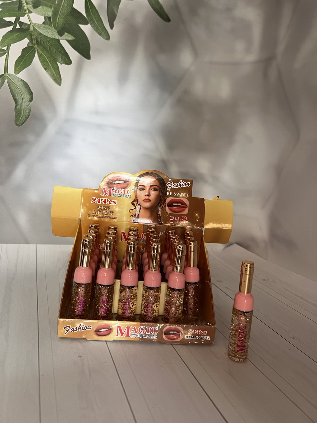 Блиск для губ, що проявляється з крупинками золота LC-12 Wine Tint Крістіан